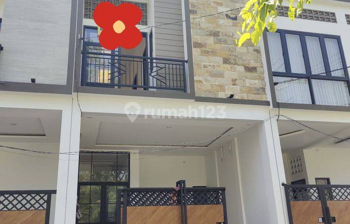 Rumah Kost Aktif di Bumi Marina Emas Its, Surabaya