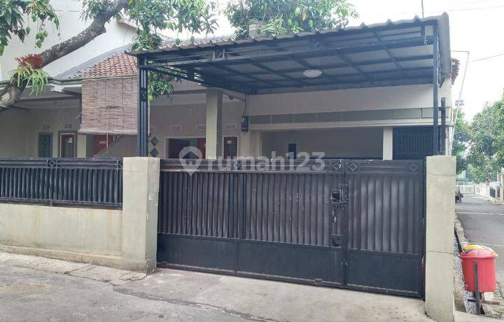 Rumah sudah renov  dalam komplek simpay asih taruna Bandung