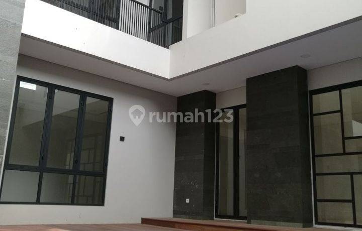 Rumah Contemporary Tropical Modern di Emerald Cove, Gading Serpong, Tangerang