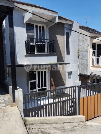 Dijual Cepat Rumah 2 Lantai Siap Huni Di Komplek Mega Regency-Cikadut Cicaheum