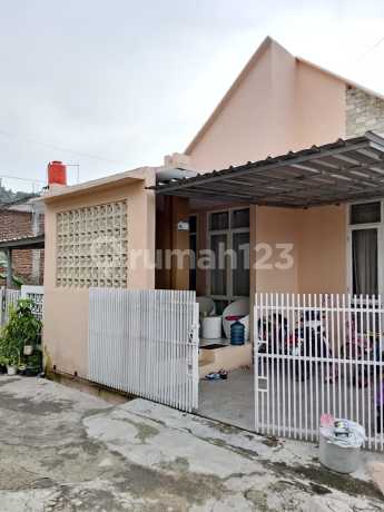 For sale: Quick sale of a 2-story house in Pasirjati Cijambe complex.