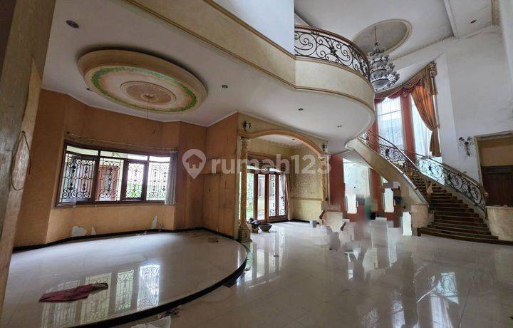 Dijual Rumah Mewah Lokasi Strategis Jl. Kagok Candi Asri Semarang