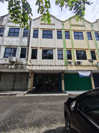 Good Shop House in Mahkota Mas Cikokol Tangerang, 3 Floors, Freehold Title