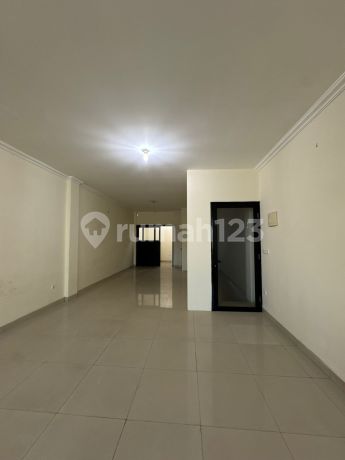 Ruko Sentra Niaga Green Lake City Jakarta Barat 3,5 LT Siap Huni Ruko Sentra Niaga Green Lake City Jakarta Barat 3,5 LT Siap Huni
