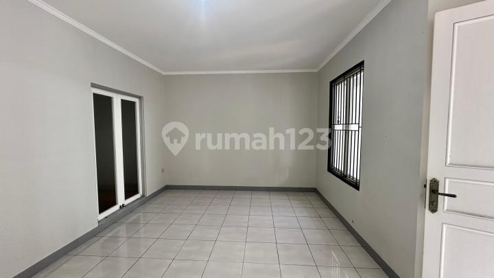 Rumah di Metro Permata Tangerang 2 Lantai SHM Siap Huni Rumah di Metro Permata Tangerang 2 Lantai SHM Siap Huni