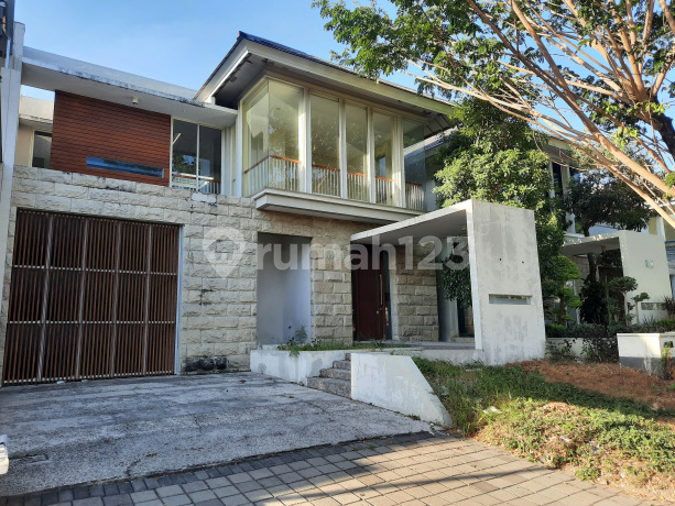 Rumah 2 Lantai Bagus HGB di Grand Eastwood , Surabaya