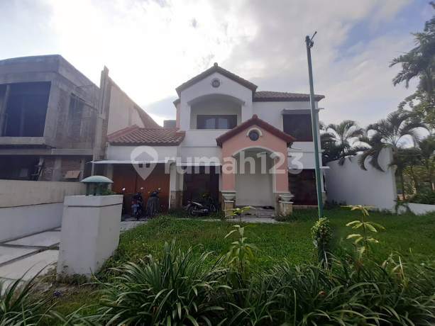 Rumah 2 Lantai SHM di Crystal Golf, Surabaya