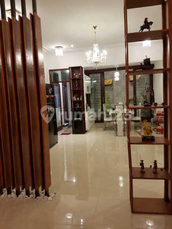 Rumah 2 Lantai Bagus SHM di Lembah Harapan, Surabaya