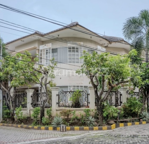 Rumah Klasik Karah Dekat Ahmad Yani