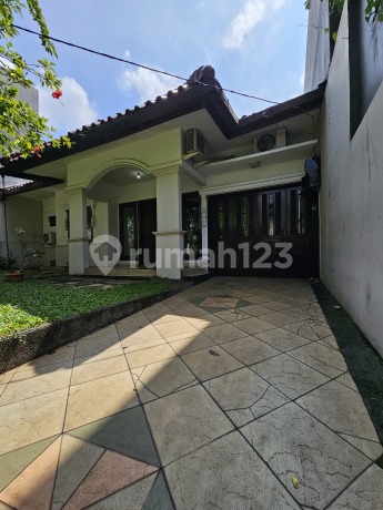 Pondok Indah Luas 300m Hanya 13 M . Jalan Lebar Dan Tenang, Dalam Portal