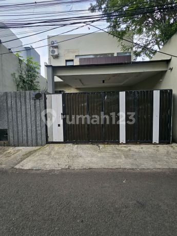 Dijual Murah Rumah Baru 2 Tahun Di Kemang - Pejaten Barat . Luas 162m2 Minimalis Lux Rp 5 Milyar Bebas Banjir