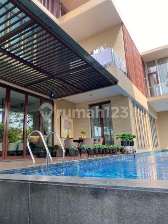 Rumah Cantik di Simprug Golf Jakarta Selatan Rumah Cantik di Simprug Golf Jakarta Selatan