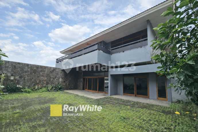 House in Darmawangsa, Kebayoran Baru, near MRT, flood-free