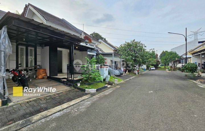 Rumah di Legenda Wisata Cibubur, Cluster Van Gogh, lokasi tenang