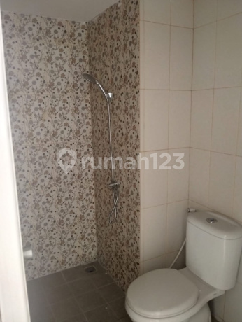 For Sale: 2 Bedroom Unit, Empty, Renovated, High-Quality Granite