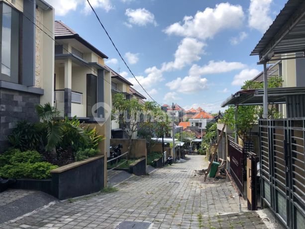 Dijual Rumah Minimalis Modern di Perumahan Karangsari Regency