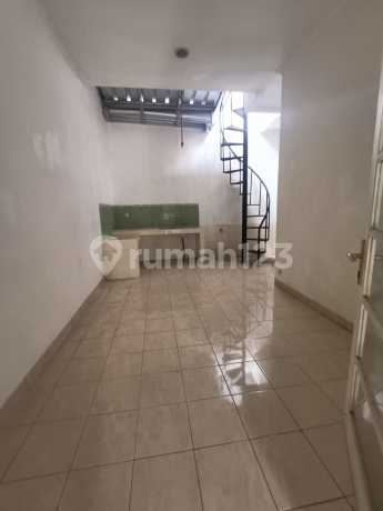 Rumah Montreal 1 1/2 LT Siap Huni Rumah Montreal 1 1/2 LT Siap Huni