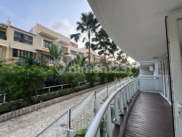 Jual Apartemen Royale Springhill 3 Kamar 192 Meter Termurah