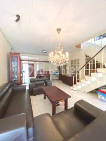 Rumah 2 Lantai di Jl. Cirendeu Permai V, Lebak Bulus, Cilandak