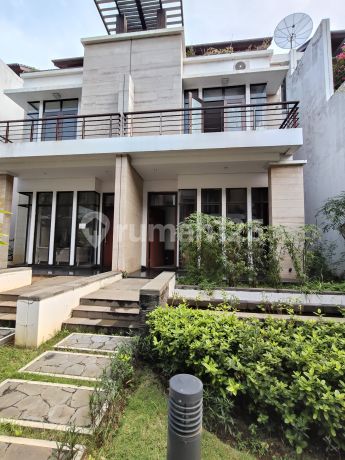 Jual Harga Miring, Mau Pindah LN, Rumah 4 Lantai di Cluster Royalton Residence, Kemayoran, Jakarta Pusat