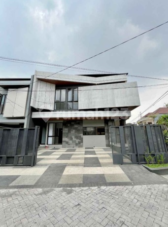 Rumah SHM Murah di Manyar Dekat Kampus Kedokteran Unair