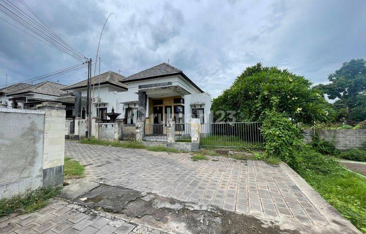 Rumah Modern Keluarga Bahagia Jl Kartika Desa Panji Singaraja