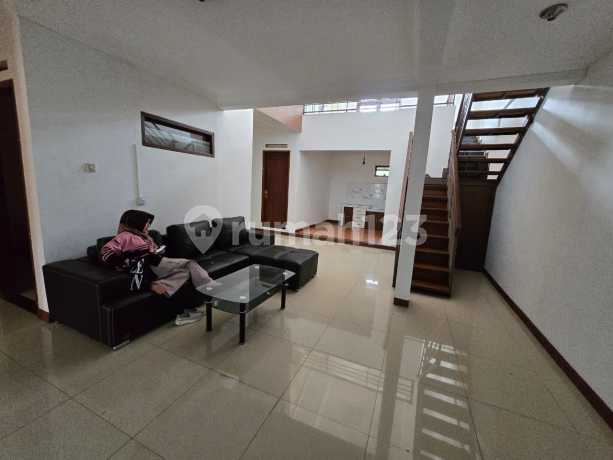 Rumah Bagus Dalam Komplek -Dekat Rumah Sakit Hermina Arcamanik Kota Bandung