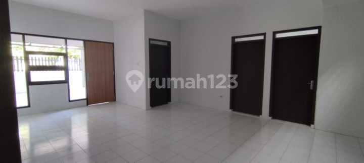 Rumah Minimalis di Pusat Kota Komplek Dian Permai Dekat Tol Pasirkoja, Bebas Banjir, Siap Pakai, Dijual Cepat