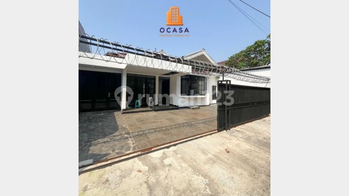 House in the Tanjung Barat Complex, Wide Road