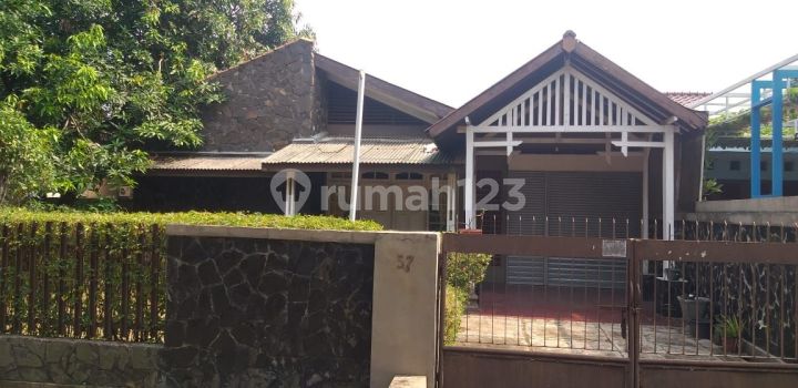 Rumah Strategis di Komplek Bina Marga Cipayung