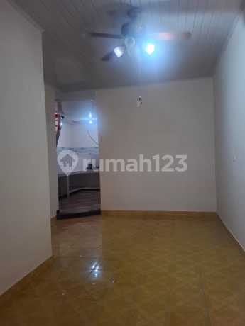 Rumah 1,5 Lantai Siap Huni di Kranggan Permai Strategis