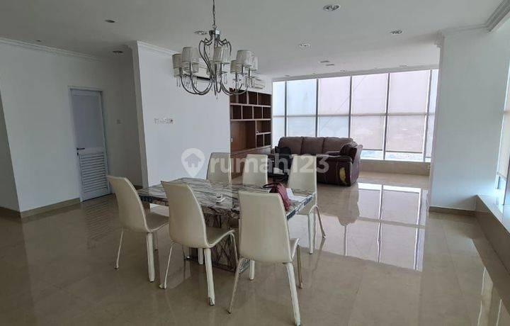 Apartemen Grand Kartini Penthouse 2 Lantai Semi Furnished