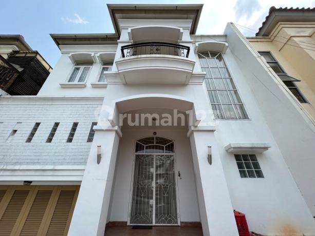 Dijual Rumah SHM 2 Lantai Permata Mediterania Full Furnished Srengseng Kembangan Jakarta Barat