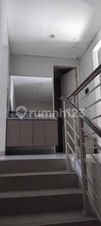 Jual Cepat Full Furnish Design Interior di Greenlake Citraland! Kondisi Siap Huni Cluster Baru Greenlake Dekat Pakuwon Mall Dekat Gwalk Dekat Unesa Dekat Spazio Dekat Graha Famili Dekat Loop Graha Dekat Pakuwon Indah Dekat Bukit Darmo Jual Cepat Full Furnish Design Interior di Greenlake Citraland! Kondisi Siap Huni Cluster Baru Greenlake Dekat Pakuwon Mall Dekat Gwalk Dekat Unesa Dekat Spazio Dekat Graha Famili Dekat Loop Graha Dekat Pakuwon Indah Dekat Bukit Darmo