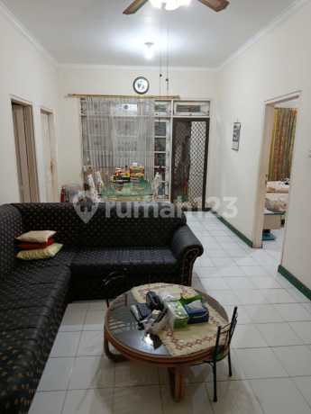 Rumah Second Terawat di Villa Taman Telaga 1 Citraland! Jalan Utama Cluster Lokasi Terdepan! Siapa Cepat Dia Dapat Dekat Gwal Dekat Unesa Dekat Pakuwon Mall Dekat Graha Famili Dekat Commercial Area Bank dan Dekat Sekolah Ciputra Dekat Ucdekat Unesa Rumah