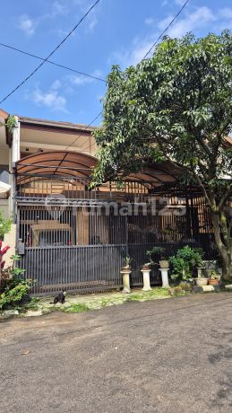 Dijual Rumah 2 Lantai Siap Huni di Komplek Istana Regency 2 Bandung