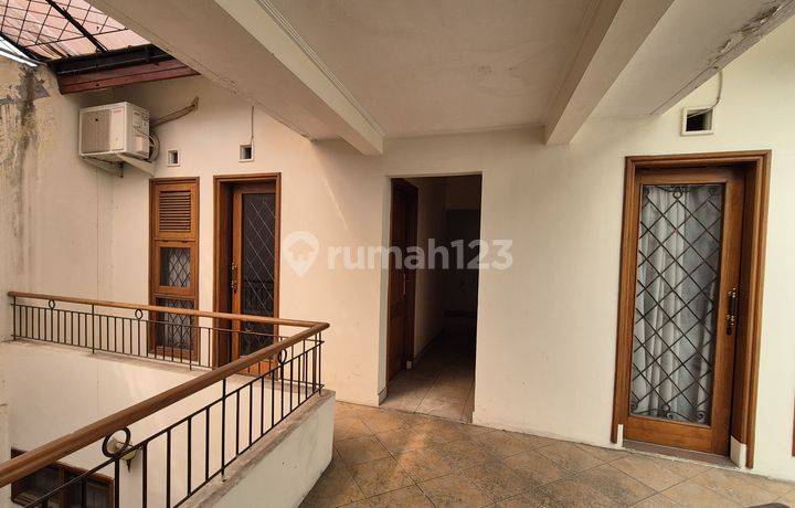 Dijual Rumah Cantik di Komplek Istana Regency 2 Cocok untuk Keluarga