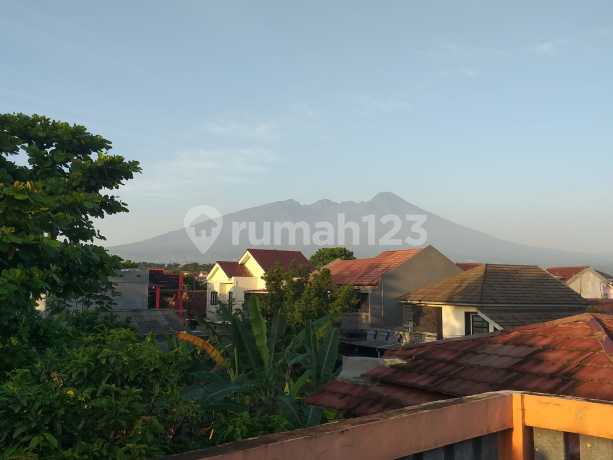 Rumah 2.lantai Komplek Lipi ********