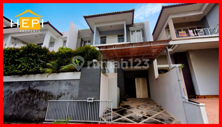 Luxury 2-Story House Ready to Occupy in Candi Golf Semarang Luxury 2-Story House Ready to Occupy in Candi Golf Semarang