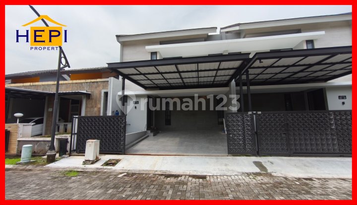 Rumah Mewah Semi Furnished di Graha Candi Golf