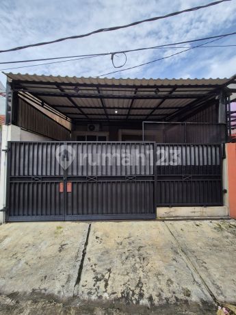 Rumah di Jatimekar Kodau Tol Jatiwarna Komplek Ambara Pura Rumah di Jatimekar Kodau Tol Jatiwarna Komplek Ambara Pura