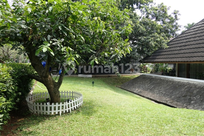 Rumah Bagus Dan Asri Di Perumahan Elite Villa Duta
