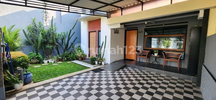 Rumah 2 Lantai Siap Huni Di Perumahan Mahkota Simprug 
