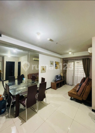 Disewakan Apartemen Cosmo Mansion 2 Bedroom Lantai Rendah Furnished