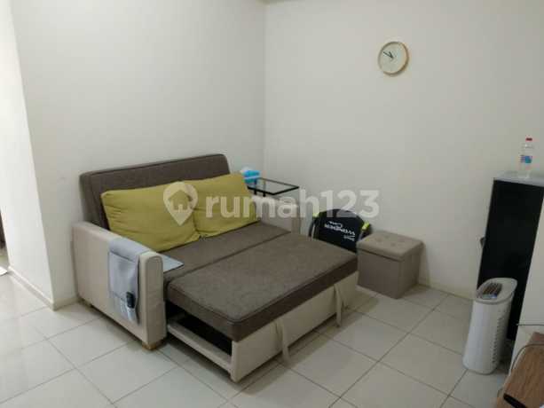 Sewa Apartemen Cosmo Terrace 1 Bedroom Lantai Sedang