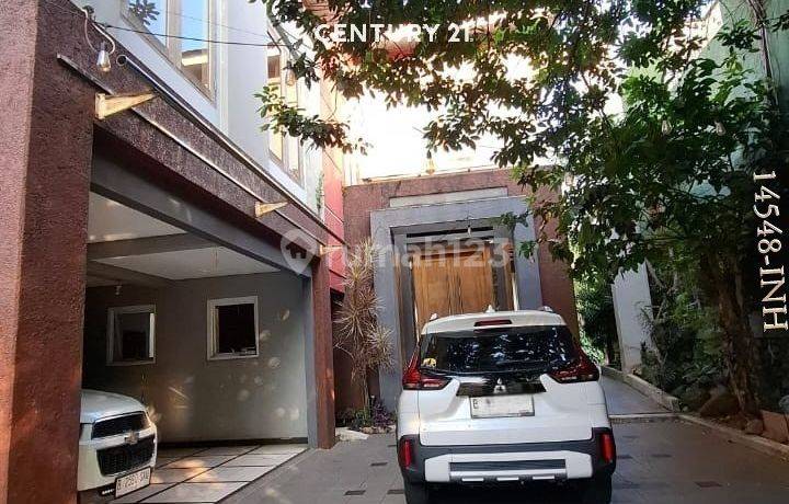 Dijual Rumah Luas Bangun Dari Kavling Dengan Pool Di Bintaro 