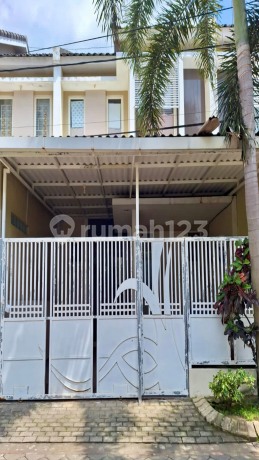 Modern 2-Story House Great Location Graha Mulia Suhat Modern 2-Story House Great Location Graha Mulia Suhat