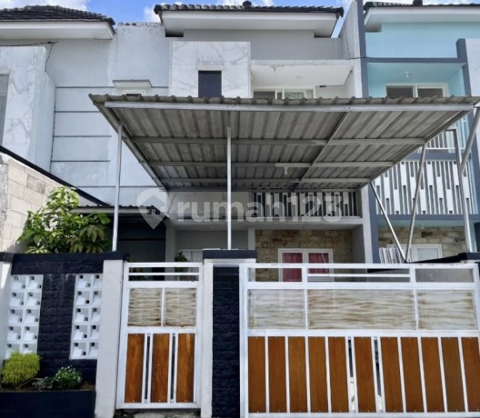 Rumah Minimalis 2 Lantai Area Gpa Karangploso
