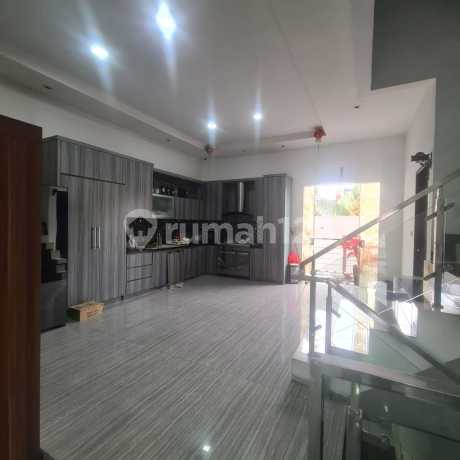 Rumah Jelambar 8X22 Full Furnished Granit