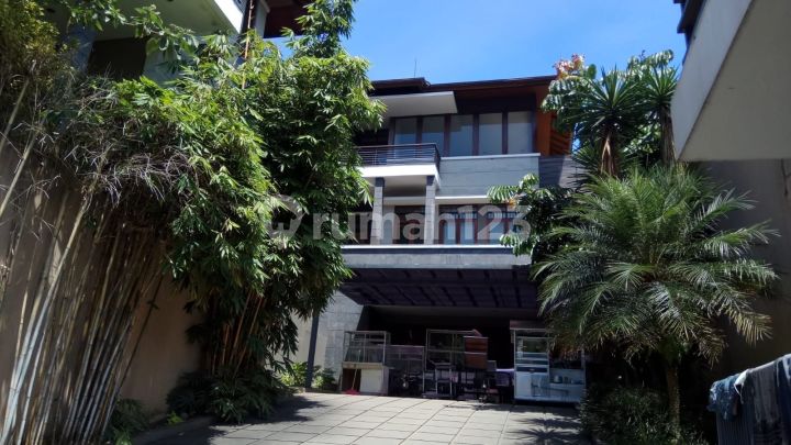 Rumah Mewah di Setraduta Bandung Setra Sari Sutami Pasteur